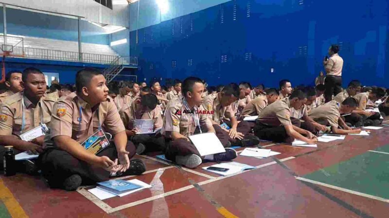 Ratusan peserta didik baru mengikuti kegiatan MPLS di SMAN 2 Ciamis.