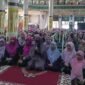 Umma Ilmia Amalia, S.Pd., M.Pd., CH., CHT., CPHT., CNLP, mengisi kajian muhasabah di Masjid Agung Ciamis.