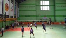 Kontingen Ciamis dari cabang lomba bola voli sedang bertanding d Gor Sukapura Kota Tasikmalaya.
