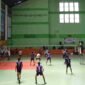 Kontingen Ciamis dari cabang lomba bola voli sedang bertanding d Gor Sukapura Kota Tasikmalaya.