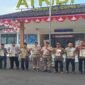 Pembagian sertipikat tanah dari program PTSL secara simbolis usai melaksanakan Upacara Peringatan HANTARU 2026.