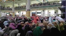 Kajian Mamah Dedeh di Masjid Agung Ciamis.