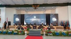 Ketua STIKes Muhammadiyah Ciamis, Nur Hidayat, S.KM., M.M., tengah memberikan sambutan.