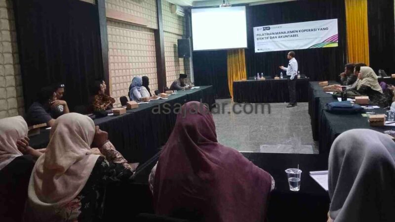 Pelatihan manajemen koperasi yang efektif dan akuntabel.